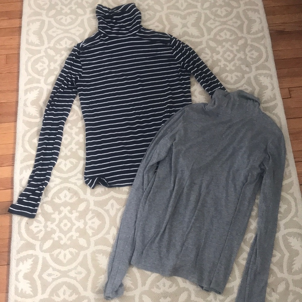 Bundle of two turtlenecks
